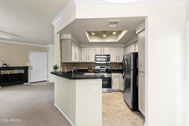 Building Photo - 750 E Northern Ave