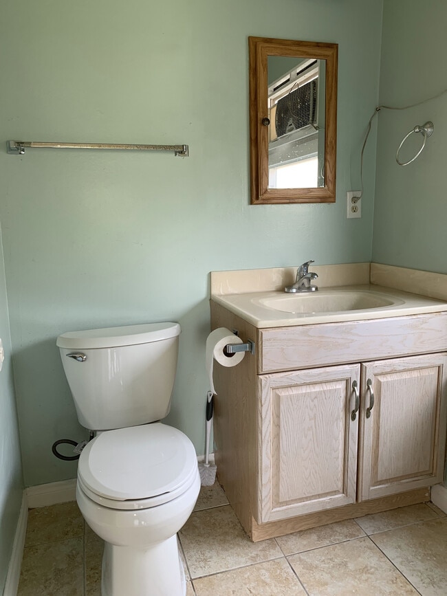 Building Photo - 9687 Azalea Cir