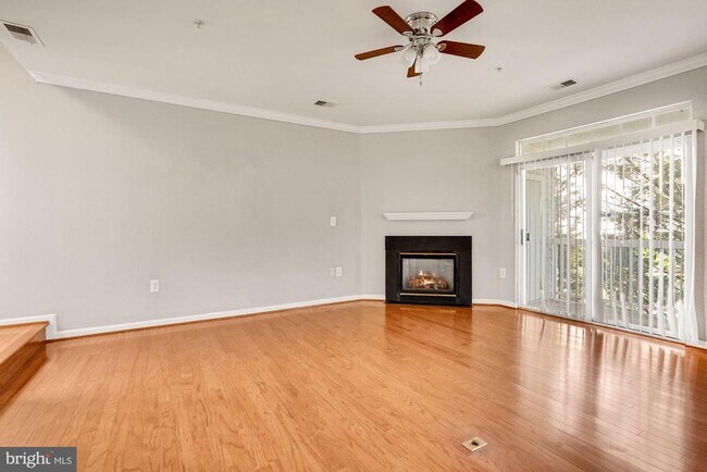 Building Photo - 13038 Cabin Creek Rd