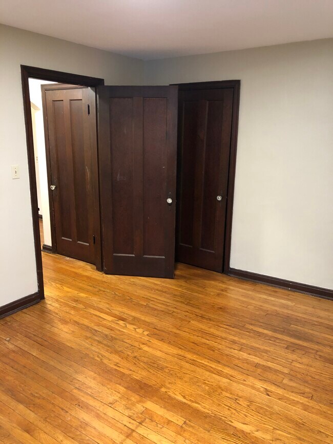 Building Photo - 2822 Lawndale Ave