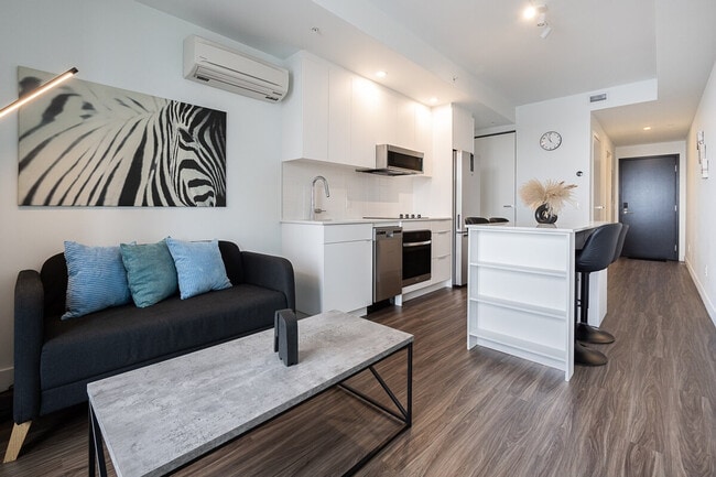 Building Photo - 1383 Avenue Argyle-SI ID1261802P