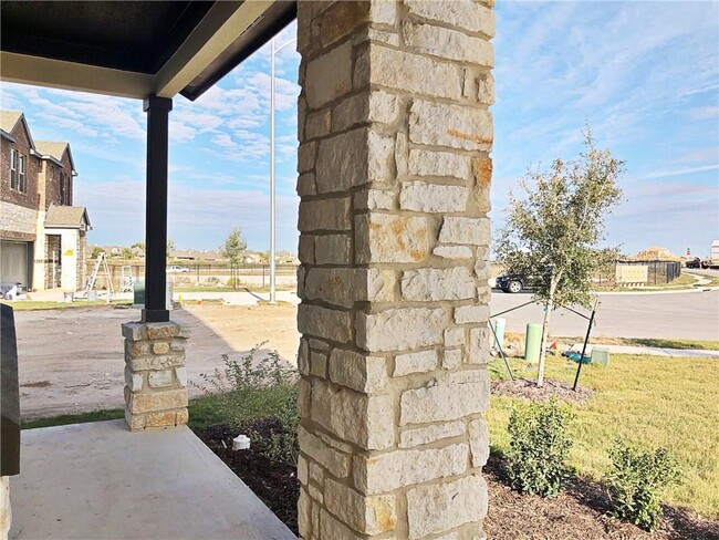 Building Photo - 11816 Offaly Dr