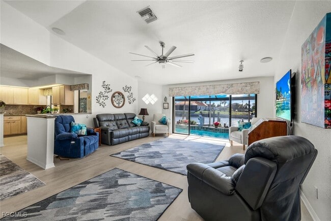 Foto del edificio - 2556 SW 28th Pl