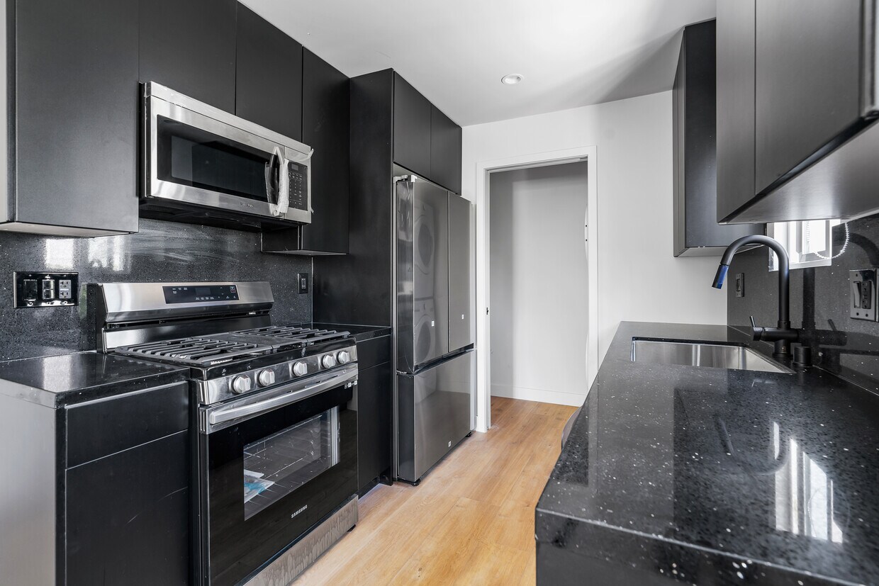 Foto principal - 266 S Park View St