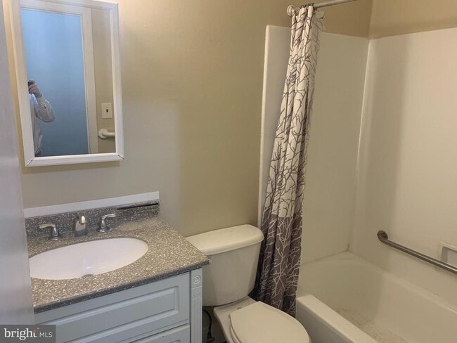 Building Photo - 2840 Brighton Pl