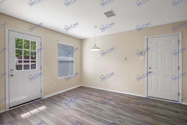 Building Photo - 2543 Barksdale Dr