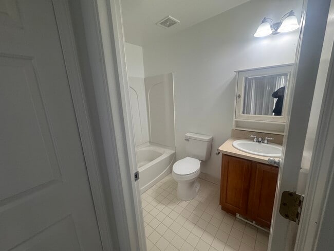 Building Photo - 1152 Faulkner