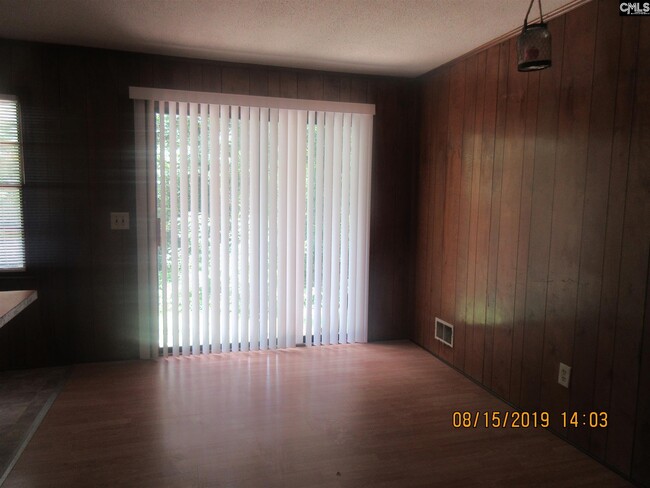 Building Photo - 928 Aaron Dr