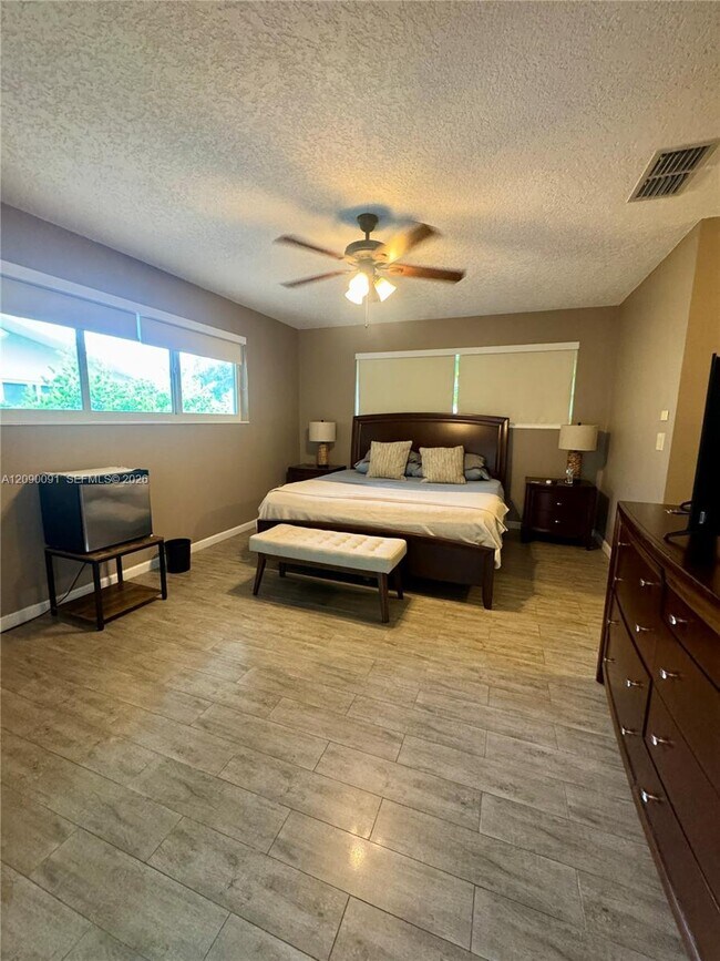 Foto del edificio - 8800 SW 151st St