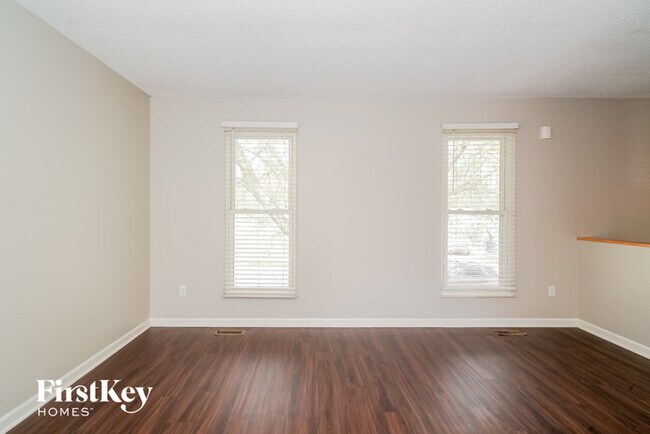 Foto del edificio - 5425 Yeager Ln