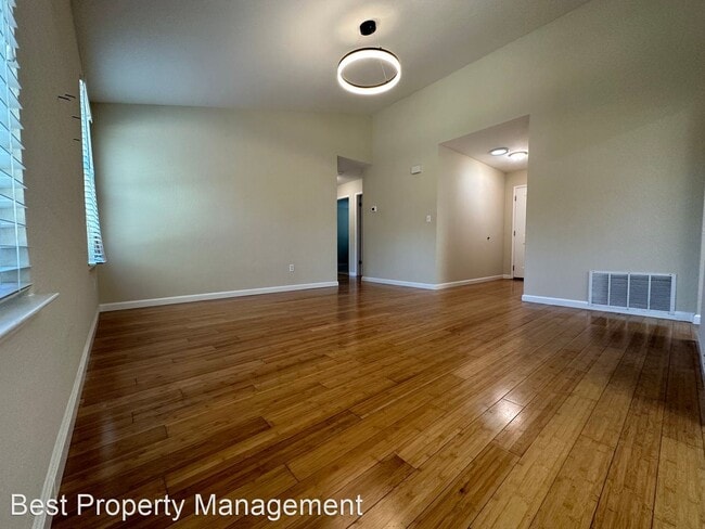 Building Photo - 3 br, 1 bath House - 1436 Wildcat Ct