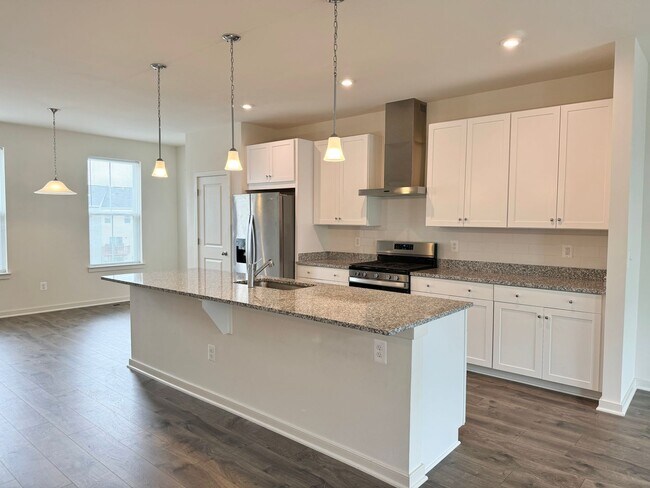 Foto del edificio - SPACIOUS 4 BEDROOM TOWNHOUSE - MINUTES TO ...