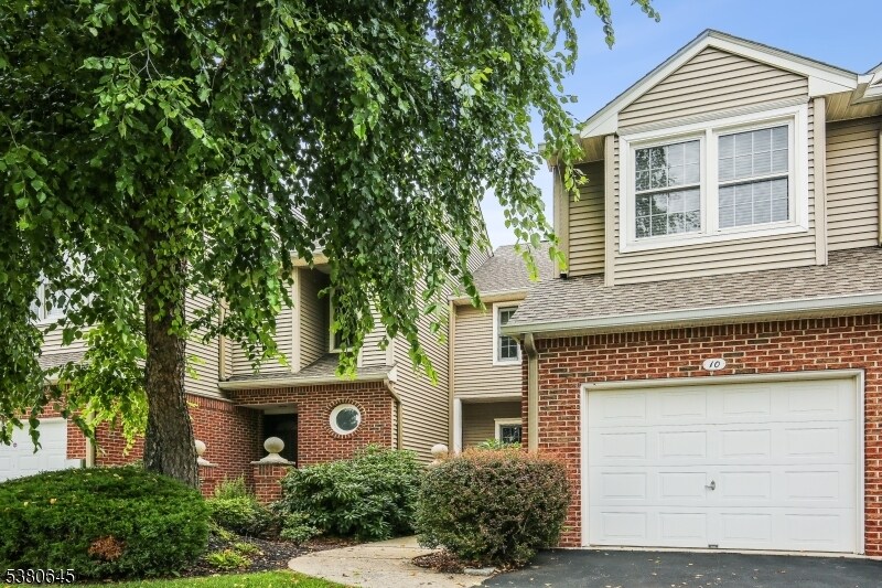 Primary Photo - 10 Conklin Ct