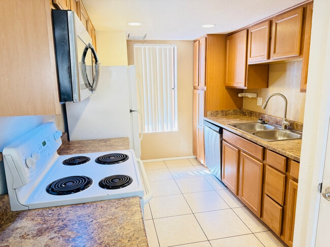 Foto del edificio - 1125 E Broadway Rd