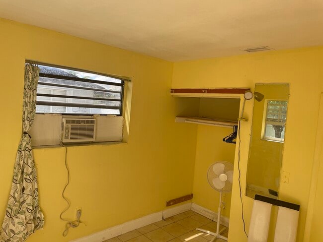 Building Photo - Cutler Bay