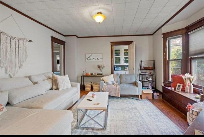 Building Photo - 55 Audubon St
