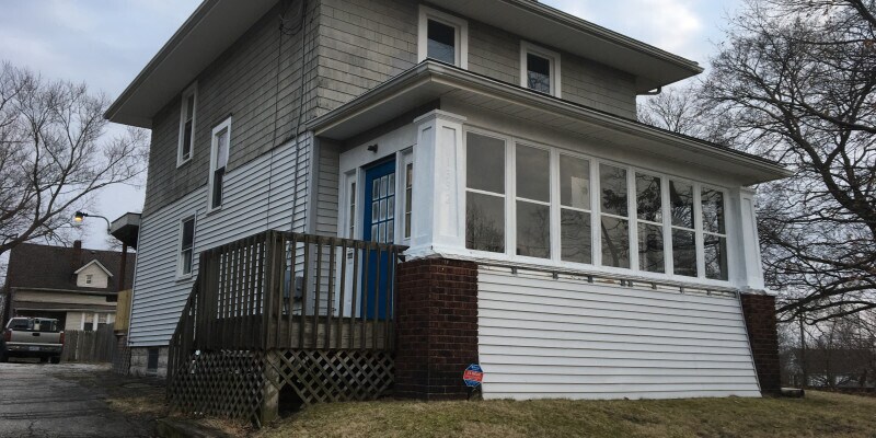 Primary Photo - 1352 Sprague