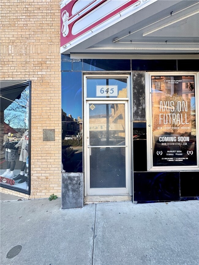 Building Photo - 645 W Dickson St