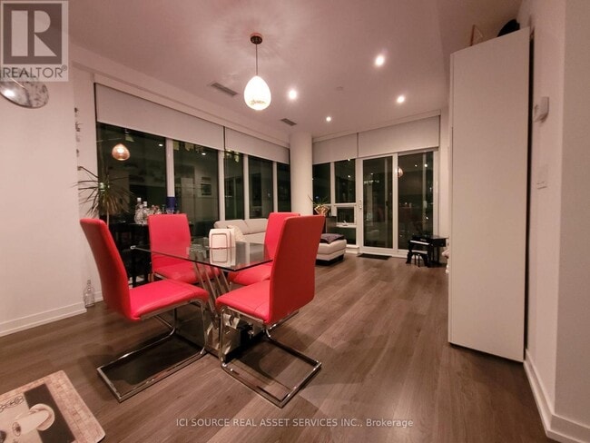 Building Photo - 98 Lillian St