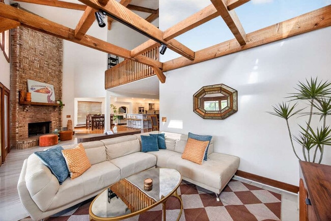 Building Photo - 6442 Pottsburg Dr