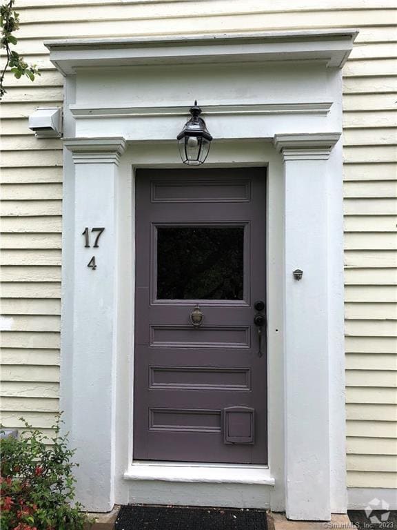 Building Photo - 17 Maple St