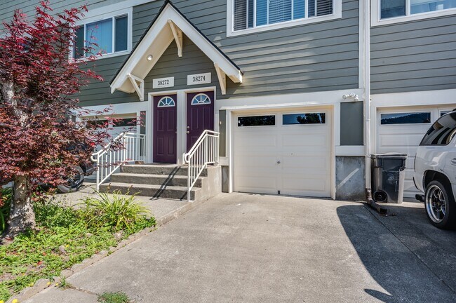 Puerta de garaje eléctrica - 38276 SE Cedar St