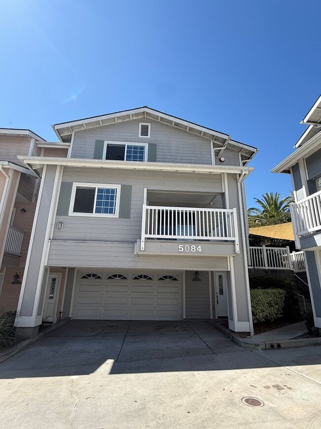 Building Photo - 5084 Guava Ave
