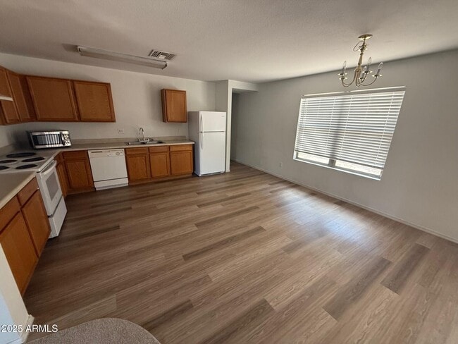Building Photo - 1164 S Maverick Ct