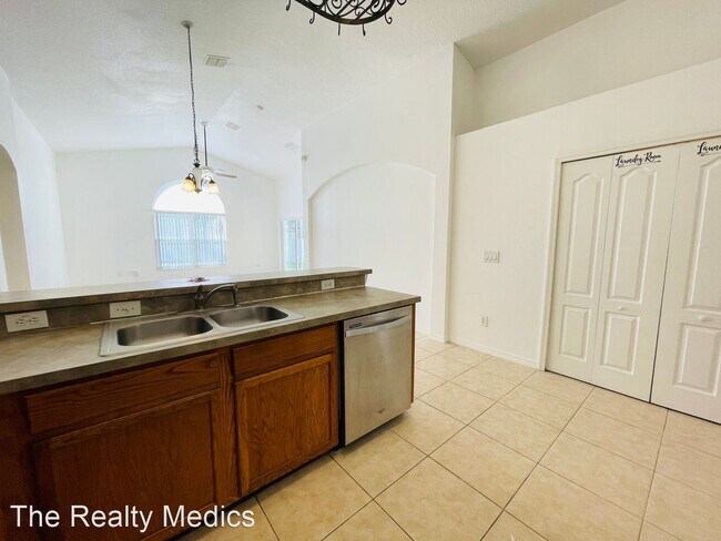 Building Photo - 4 br, 2 bath House - 1138 Beech Grove Way