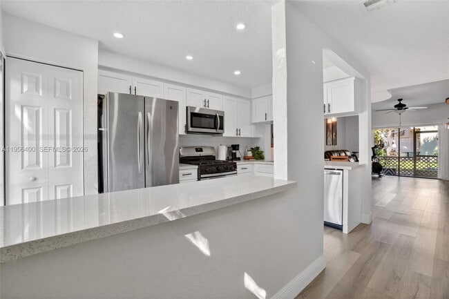 Foto del edificio - 8251 San Carlos Cir