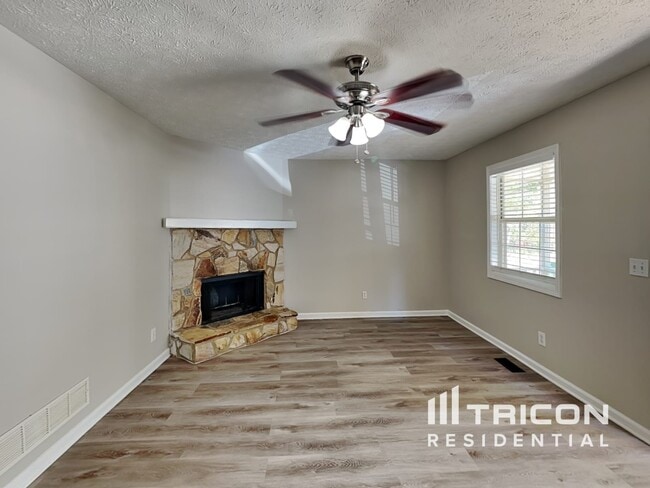 Building Photo - 3721 Cherokee Overlook Dr