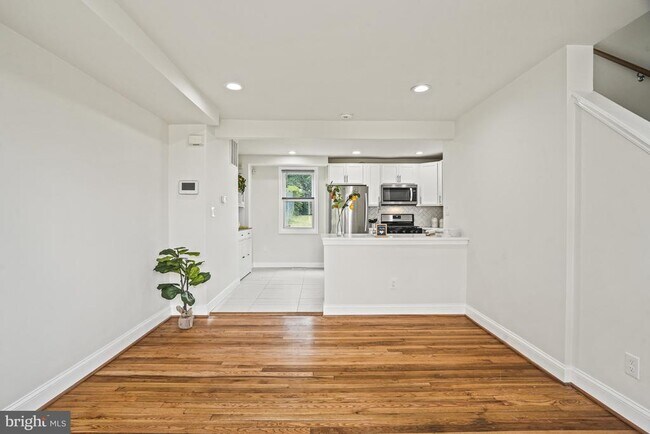Foto del edificio - 5449 B St SE