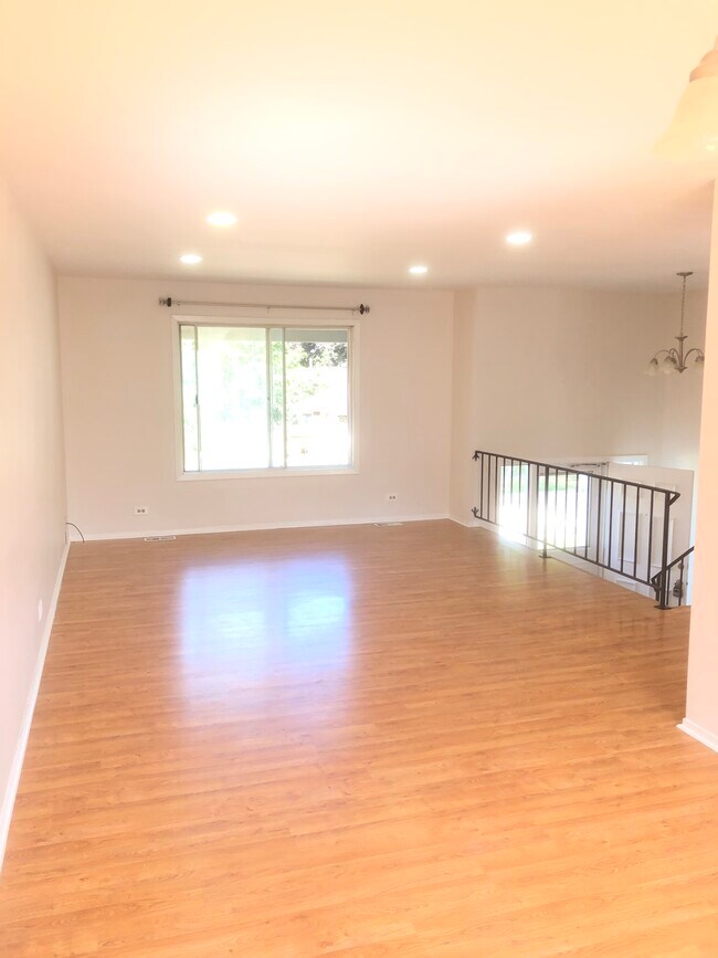 Foto del edificio - 428 N Ashbury Ave