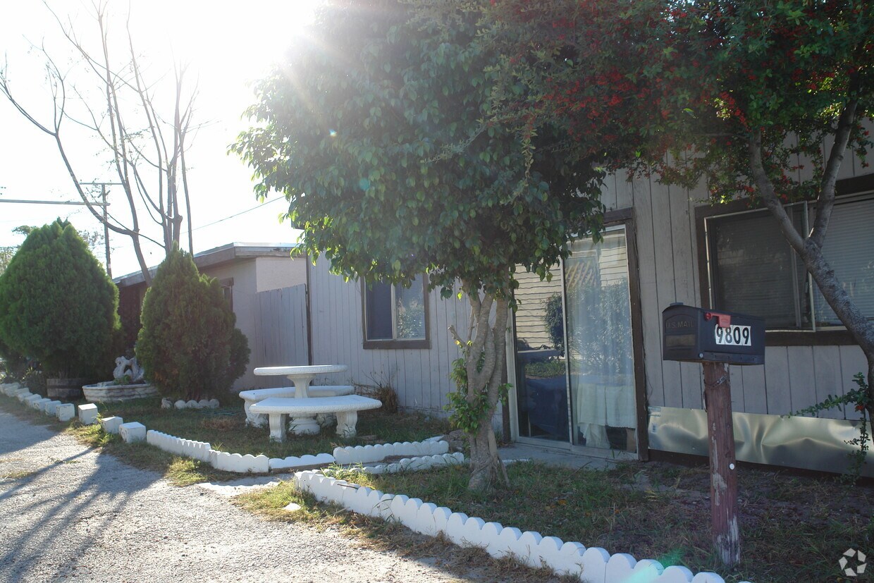 Foto principal - 9815 S Padre Island Dr