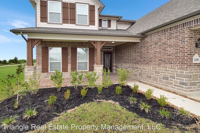 Building Photo - 4 br, 3.5 bath House - 2498 Diamond D Dr