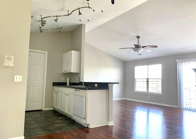 Foto del edificio - 43228 Pendleton Cir