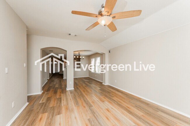 Foto del edificio - 1501 Meadow Creek Dr