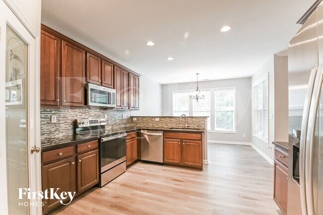 Building Photo - 1020 Bridlemine Dr