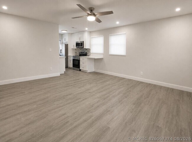 Building Photo - 1904 SW 11th Ct
