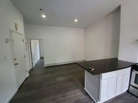 Building Photo - 111 Bowers St