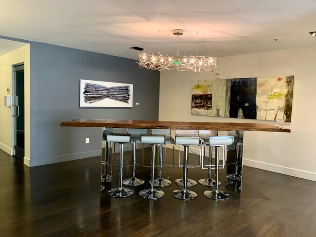 Foto del edificio - 555 4th St