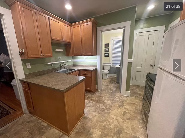 Kitchen - 243 Milburn St
