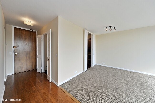 Foto del edificio - 5445 N Sheridan Rd