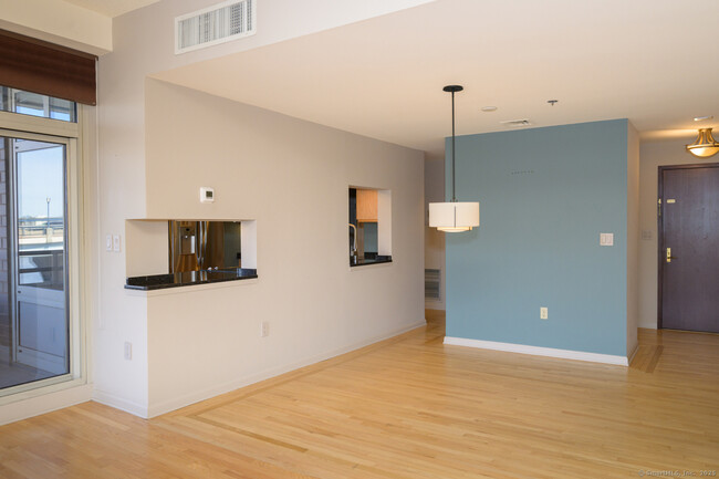 Building Photo - 235 E River Dr