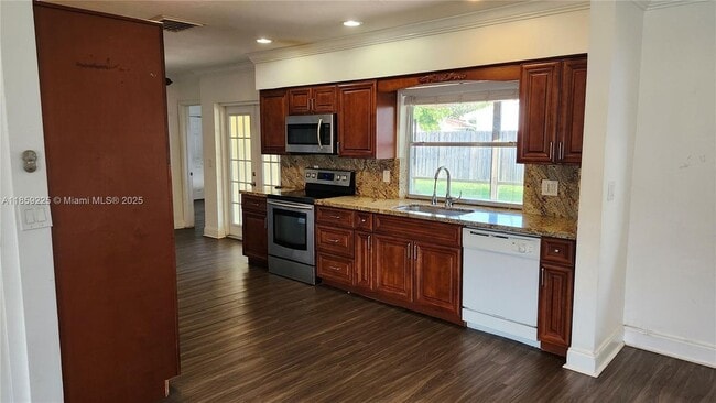 Building Photo - 3 Forest Hills Ln