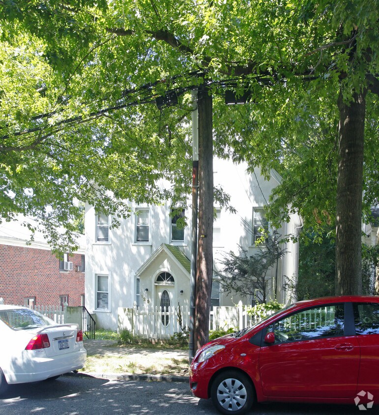 Foto del edificio - 129 N Kensico Ave