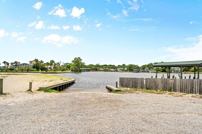 Foto del edificio - 62 Meigs Dr