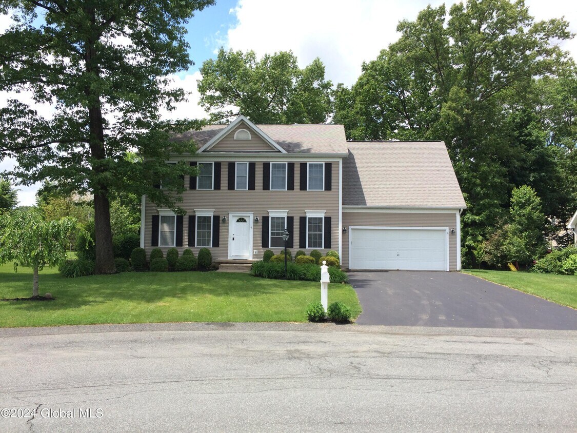 Primary Photo - 4 Northgate Ct