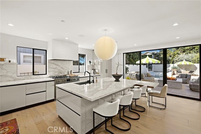 Building Photo - 228 W Avenida Cordoba