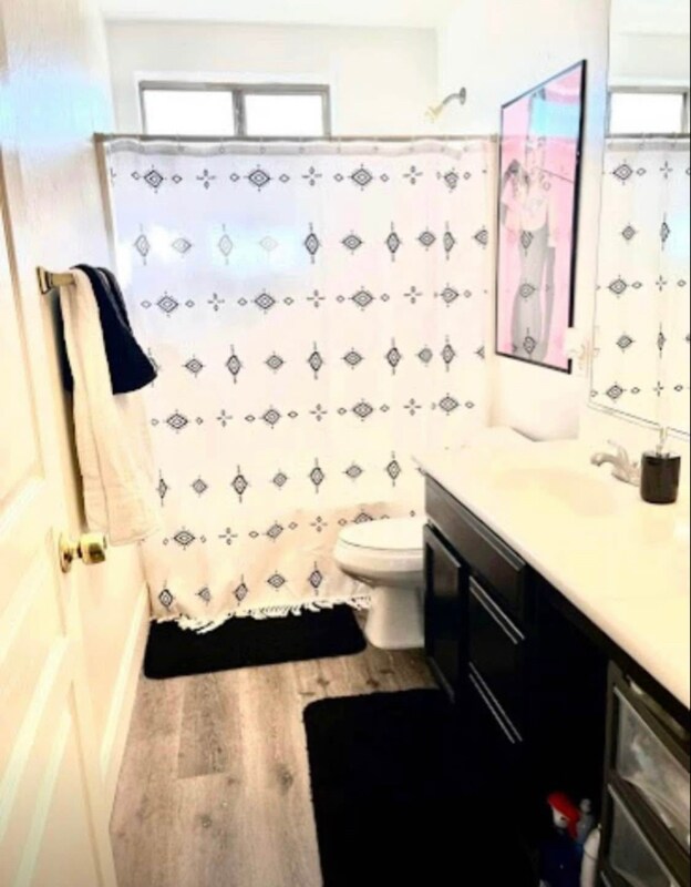 Building Photo - 10950 W Manzanita Dr